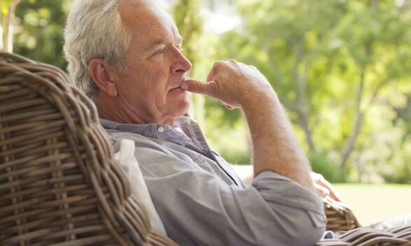 Prostatit, yeteneklerinden emin olmayan yaşlı erkeklerde teşhis edilir. 
